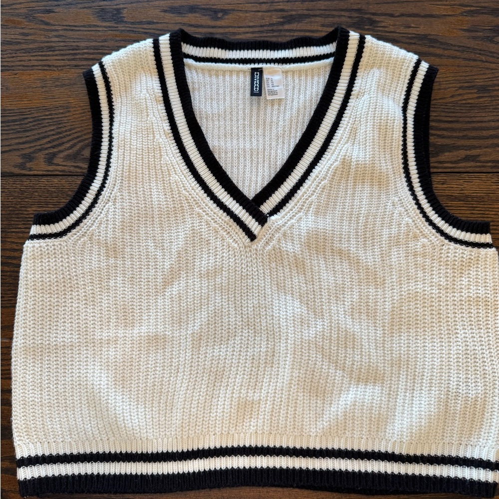 XL black and white H&M sweater vest great condition.